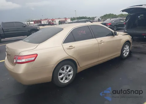2011 Toyota Camry Le z USA, uszkodzony, nr VIN 4T1BF3EK9BU609159